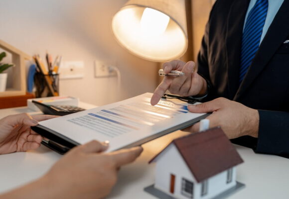 Vendre son bien immobilier : quels documents faut-il préparer avant de mettre son bien sur le marché ?